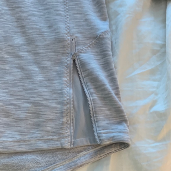 EUC Athleta  Light Gray Hooded Sweatshirt XS Women’s - Picture 8 of 14